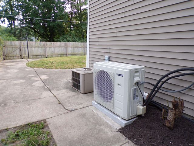 4801 Hartman Road, Fort Wayne, IN 46807