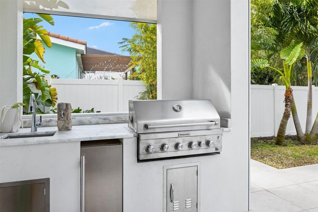 1405 NE 4th Avenue, Boca Raton, FL 33432