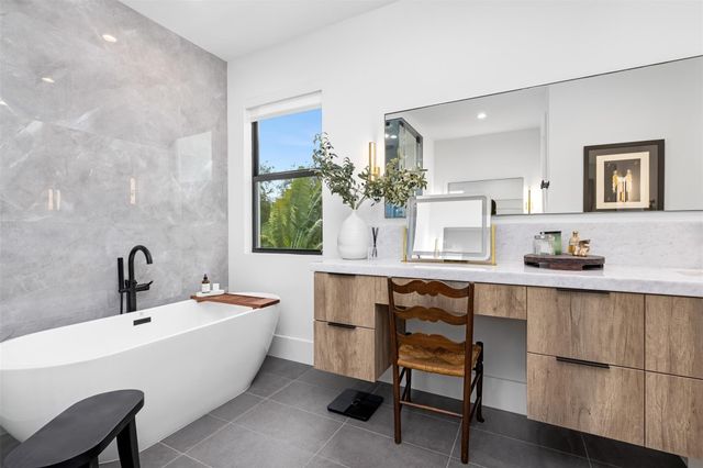 1405 NE 4th Avenue, Boca Raton, FL 33432