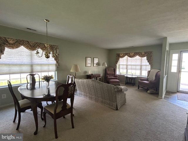 132 AVOCET LN, West Deptford, NJ 08086