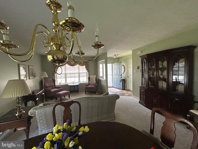 132 AVOCET LN, West Deptford, NJ 08086