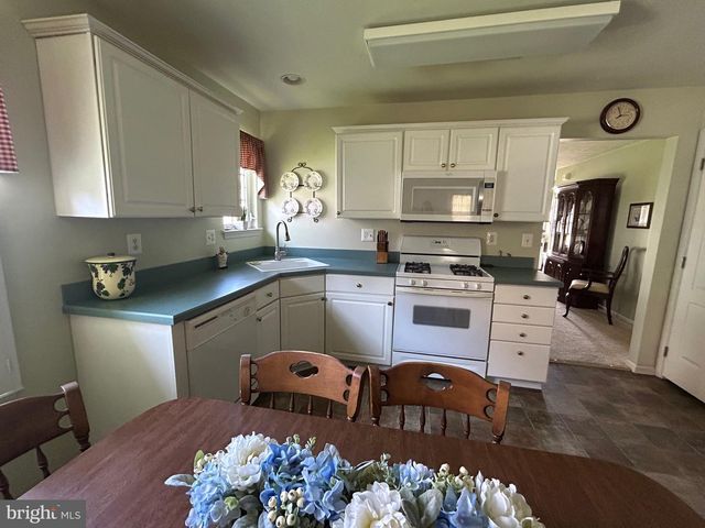 132 AVOCET LN, West Deptford, NJ 08086