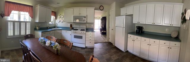 132 AVOCET LN, West Deptford, NJ 08086