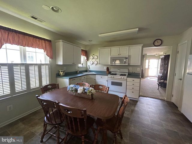 132 AVOCET LN, West Deptford, NJ 08086