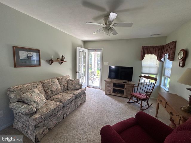 132 AVOCET LN, West Deptford, NJ 08086