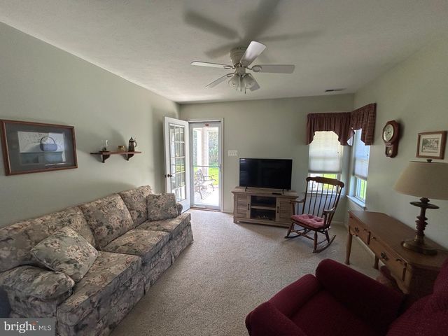 132 AVOCET LN, West Deptford, NJ 08086