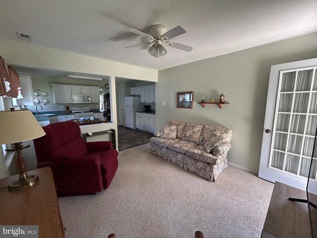 132 AVOCET LN, West Deptford, NJ 08086