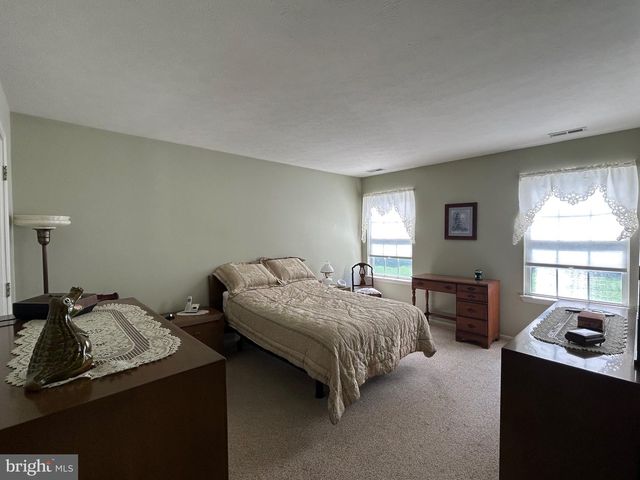 132 AVOCET LN, West Deptford, NJ 08086