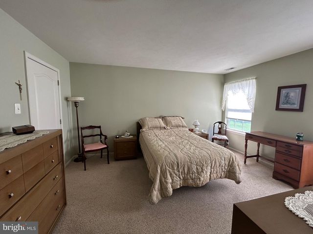 132 AVOCET LN, West Deptford, NJ 08086