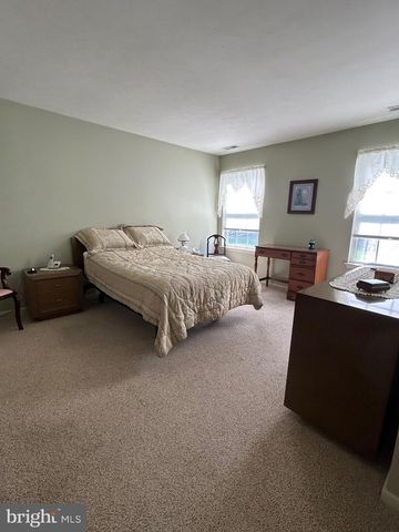 132 AVOCET LN, West Deptford, NJ 08086