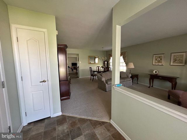 132 AVOCET LN, West Deptford, NJ 08086