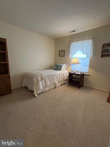 132 AVOCET LN, West Deptford, NJ 08086