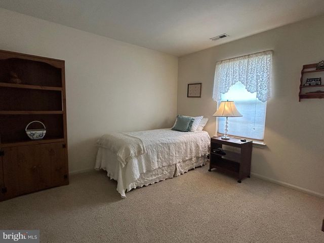 132 AVOCET LN, West Deptford, NJ 08086