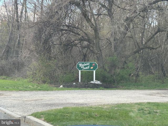 132 AVOCET LN, West Deptford, NJ 08086