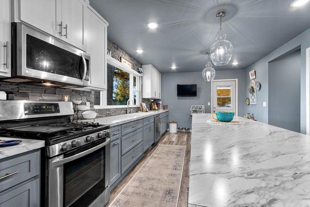 661 N MAIN STREET, Oconto Falls, WI 54154