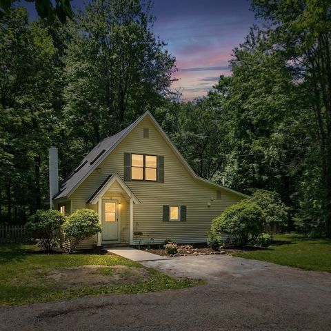 42 Fuller Ave, Lancaster, MA 01523