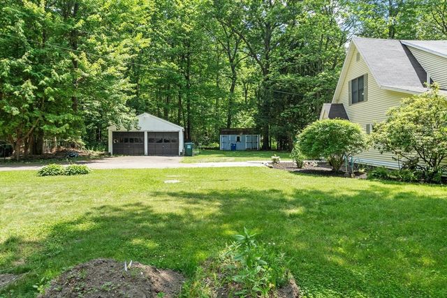 42 Fuller Ave, Lancaster, MA 01523