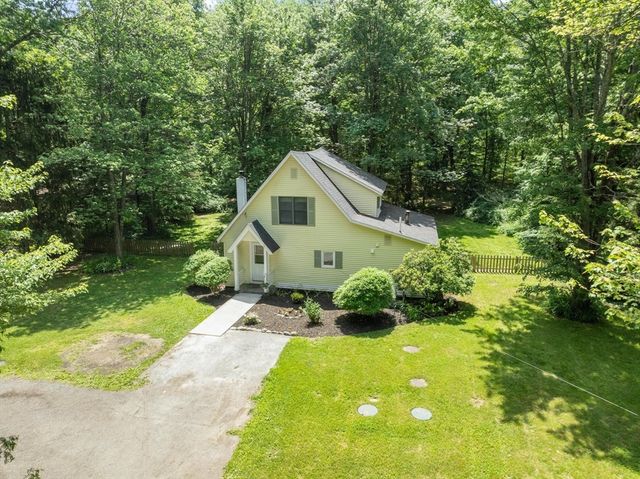 42 Fuller Ave, Lancaster, MA 01523
