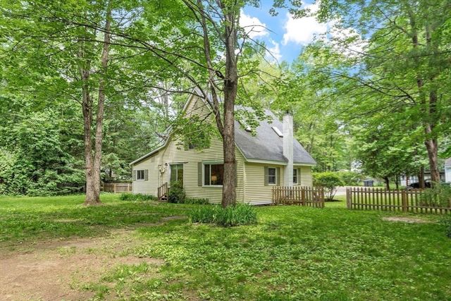 42 Fuller Ave, Lancaster, MA 01523