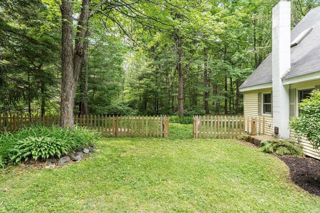 42 Fuller Ave, Lancaster, MA 01523