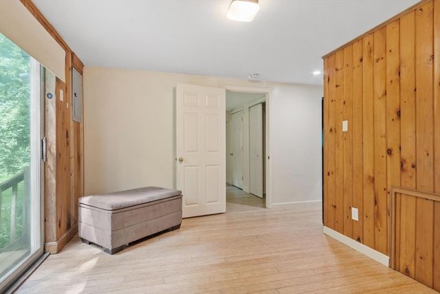 42 Fuller Ave, Lancaster, MA 01523