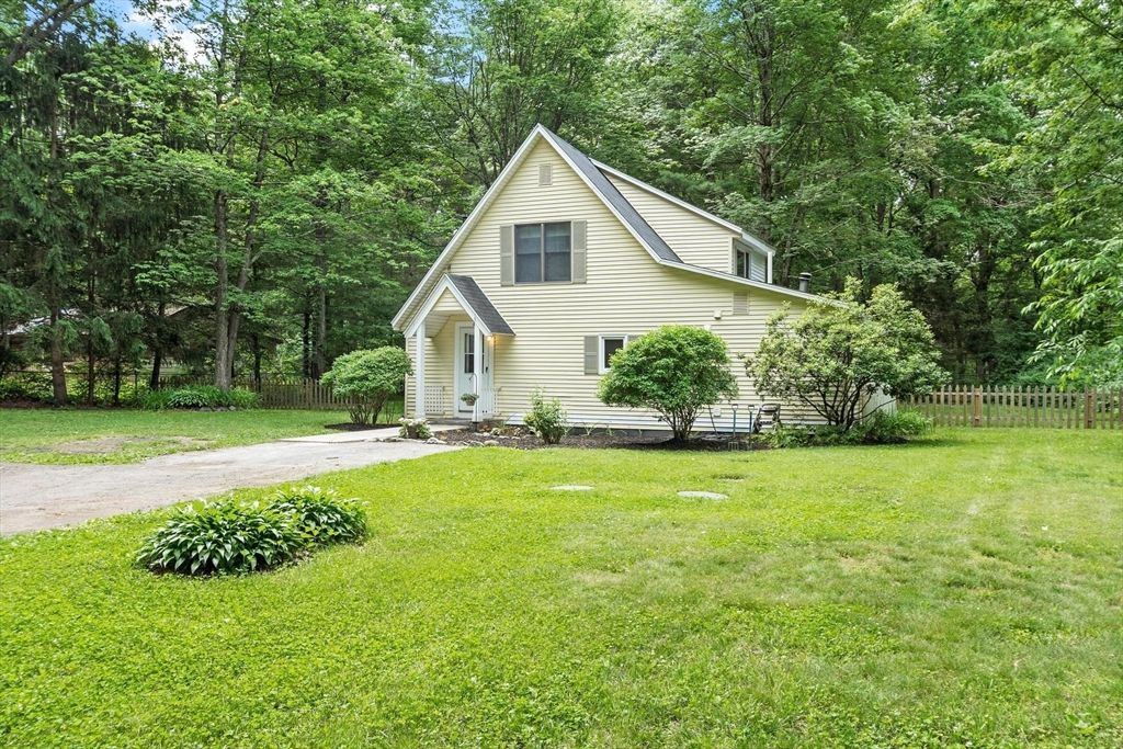 42 Fuller Ave, Lancaster, MA 01523