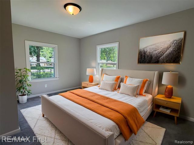 16045 Oporto Street, Livonia, MI 48154