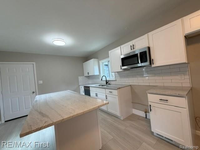 16045 Oporto Street, Livonia, MI 48154