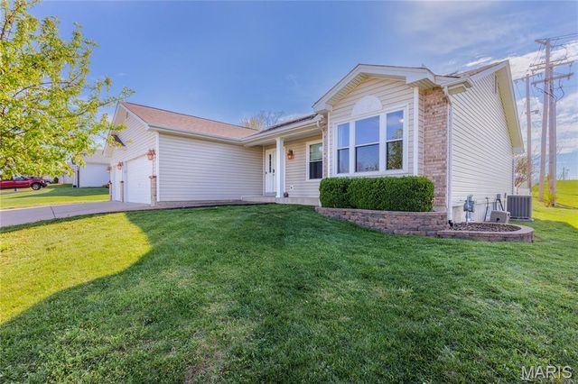 2701 Providence Ridge Drive, Wentzville, MO 63385