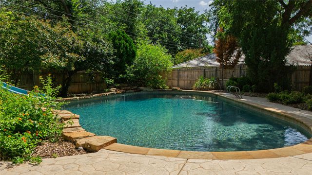 3809 Diamond Loch W, North Richland Hills, TX 76180