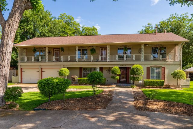 3809 Diamond Loch W, North Richland Hills, TX 76180