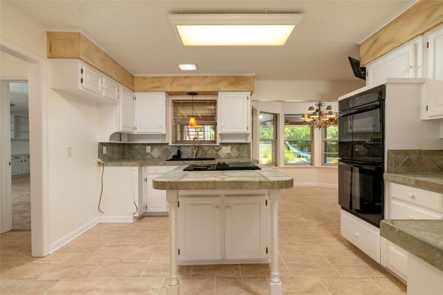 3809 Diamond Loch W, North Richland Hills, TX 76180