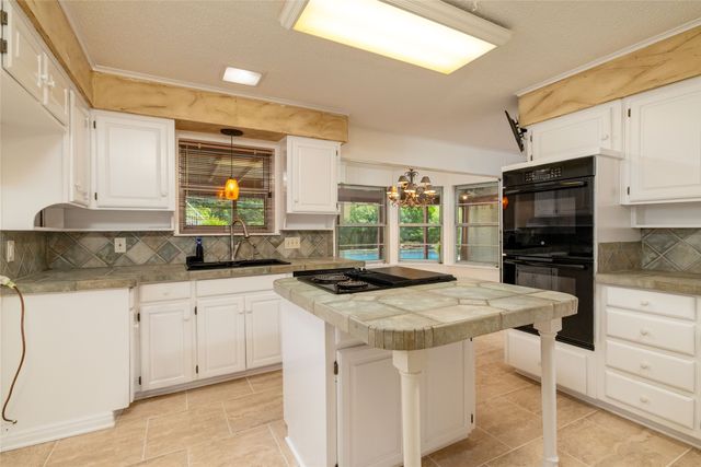 3809 Diamond Loch W, North Richland Hills, TX 76180
