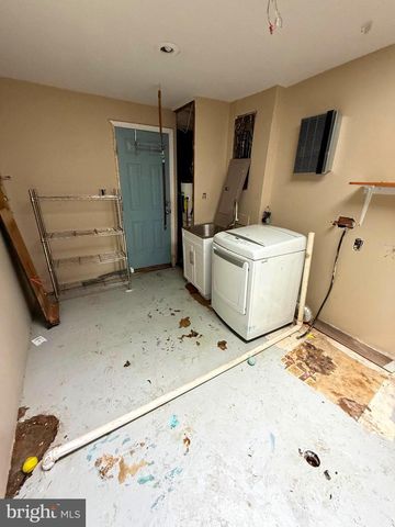 7421 LAKE DR, Manassas, VA 20111