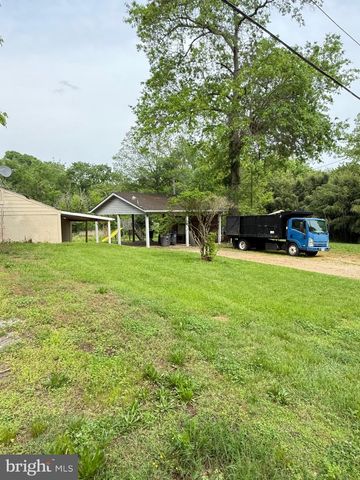 7421 LAKE DR, Manassas, VA 20111