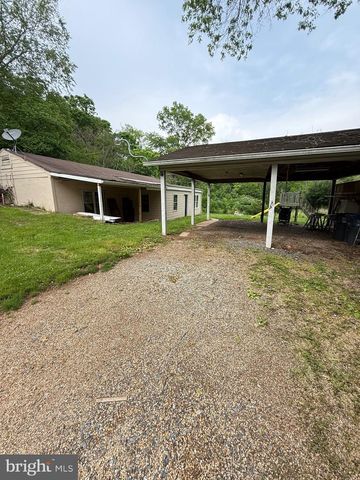 7421 LAKE DR, Manassas, VA 20111