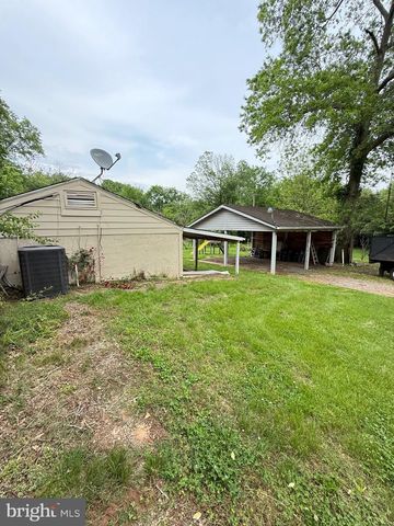 7421 LAKE DR, Manassas, VA 20111