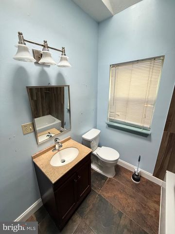 7421 LAKE DR, Manassas, VA 20111