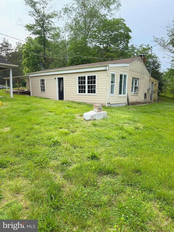 7421 LAKE DR, Manassas, VA 20111