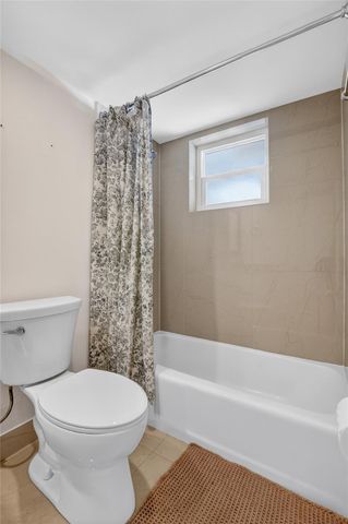 322 N Federal Highway 240, Deerfield Beach, FL 33441