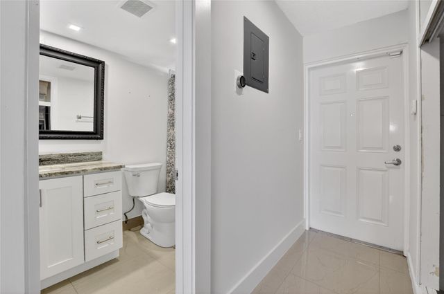 322 N Federal Highway 240, Deerfield Beach, FL 33441