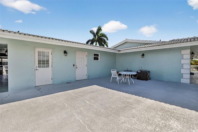 322 N Federal Highway 240, Deerfield Beach, FL 33441