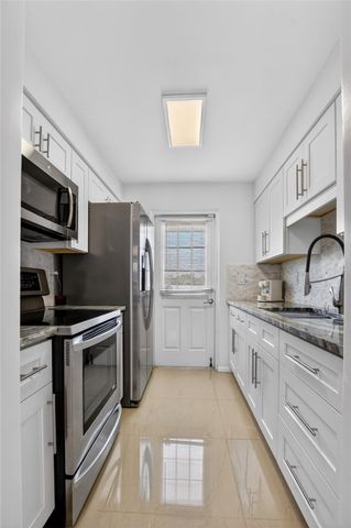 322 N Federal Highway 240, Deerfield Beach, FL 33441