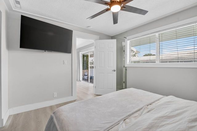 322 N Federal Highway 240, Deerfield Beach, FL 33441