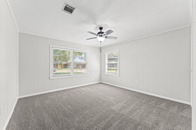 921 22nd Avenue N, Texas City, TX 77590