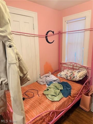 13710 Thornhurst Avenue, Garfield Heights, OH 44105