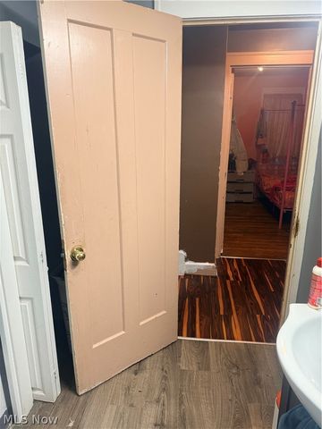 13710 Thornhurst Avenue, Garfield Heights, OH 44105