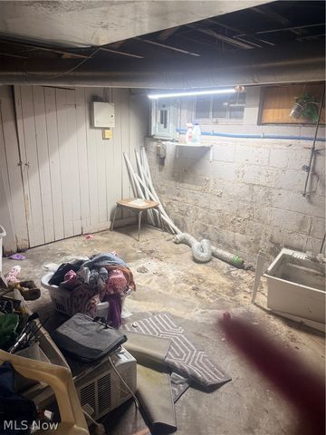 13710 Thornhurst Avenue, Garfield Heights, OH 44105