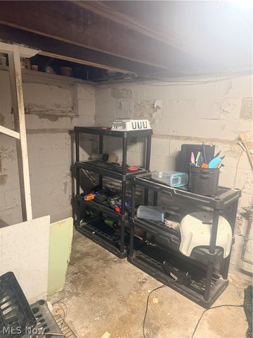 13710 Thornhurst Avenue, Garfield Heights, OH 44105