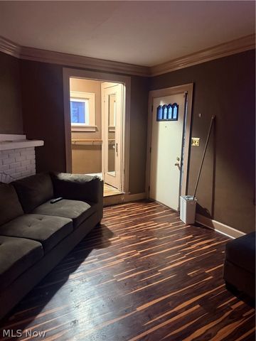 13710 Thornhurst Avenue, Garfield Heights, OH 44105